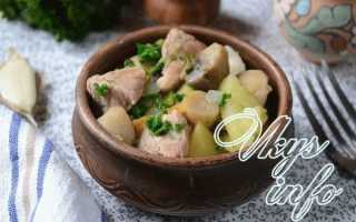 Картошка с мясом и грибами в кастрюле. Тушеная картошка с грибами и мясом