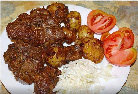 Баранина с жареной картошкой в казане