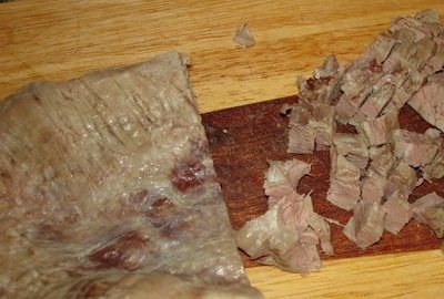измельчаем отварное мясо